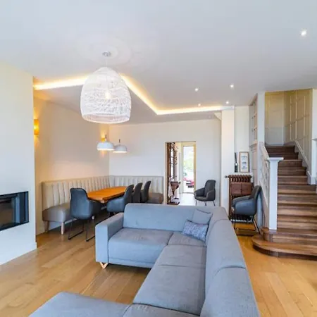 Sumptuous With Beach Access Apartment *