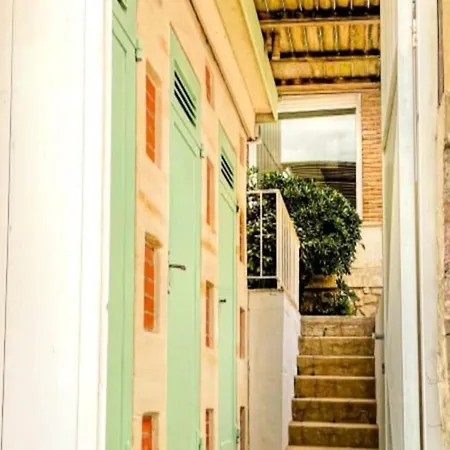 Sumptuous With Beach Access Apartment *